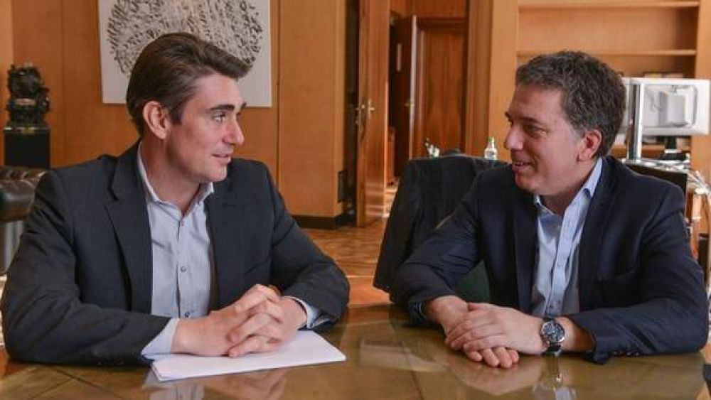 El Gobierno prev� un aumento del 30% para el gas y busca contener el incremento de las naftas