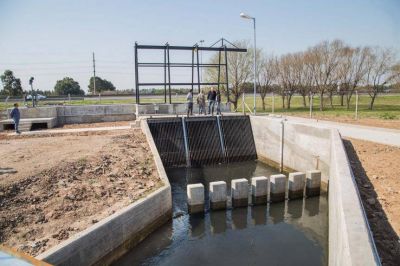 Molina recorri� la obra hidr�ulica de Villa Alcira, que est� en su etapa final
