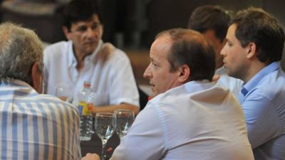 Cumbre de Massa y los intendentes en alarma por la situaci�n social en el Conurbano