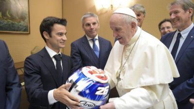 Papa: Que el deporte transmita a los j�venes la pasi�n por la vida