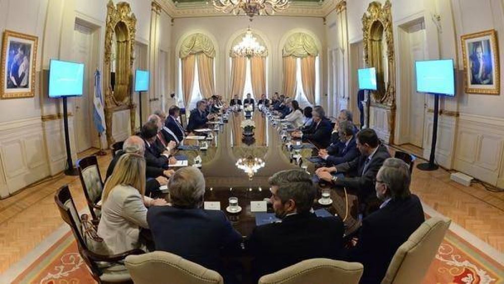 Macri buscar cerrar el Presupuesto con los gobernadores antes del acuerdo con el FMI