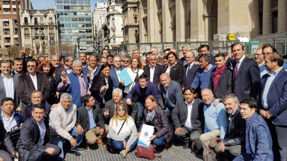 Intendentes peronistas pidieron que Mauricio Macri los reciba en Casa Rosada