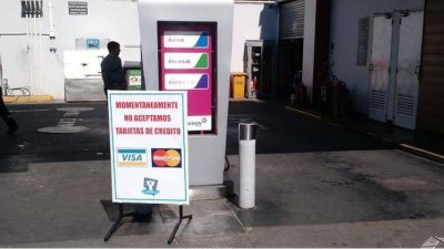 Tras los aumentos, algunas Estaciones de Servicio comenzaron a suspender el pago con tarjetas de cr�dito