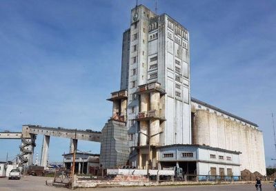 Licitar�n el predio de los silos del Puerto, menos un sector que ya estar�a destinado al Astillero Contessi