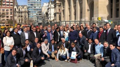Las seis �acciones inmediatas� que la CGT y los intendentes le exigen al Gobierno