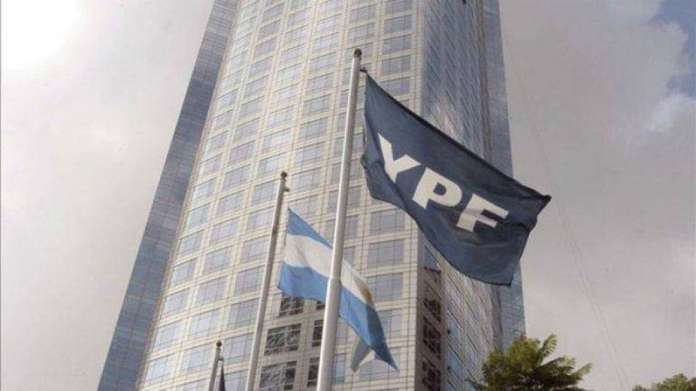 YPF compra por anticipado bonos de su deuda