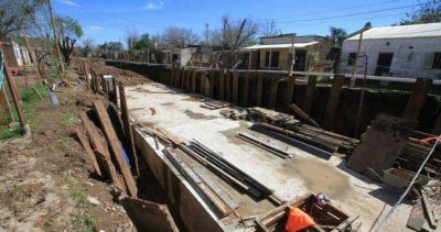 Paralizan la obra de Desag�e Espora, en Santa Fe, y hay 65 despidos