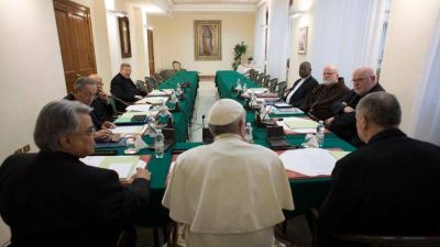Solidaridad plena al Papa del Consejo de los Cardenales
