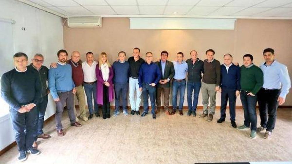 Los intendentes peronistas bonaerenses reclamaron abrir una mesa de dilogo con la gobernacin