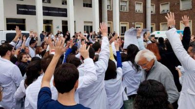 Despidos en el Hospital Posadas: denuncian que algunas �reas se quedaron sin m�dicos
