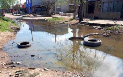 Vivir con el agua servida en la puerta