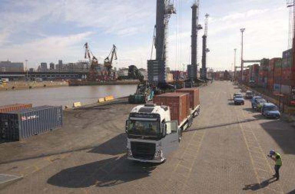 Puerto Buenos Aires recibe el primer bitren con contenedores