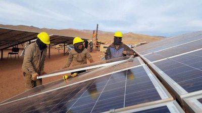 Jujuy : Avanzan trabajos de planta solar más grande de Argentina