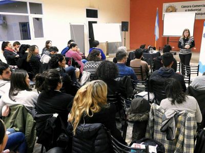 Los emprendedores locales se capacitaron para gestionar los costos de su negocio