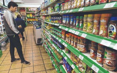 Gaseosas, snacks y carnes, entre lo que m�s se restringe el consumo hogare�o