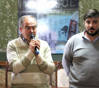 En plena tormenta, intendente kirchnerista anunci� aumento para empleados municipales