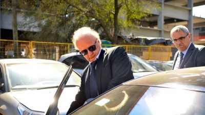 Revelan otra lista de Ernesto Clarens con aportes ilegales a la campa�a electoral K