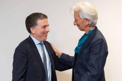 El FMI bloquea sus fondos pero no impide una nueva fuga de d�lares