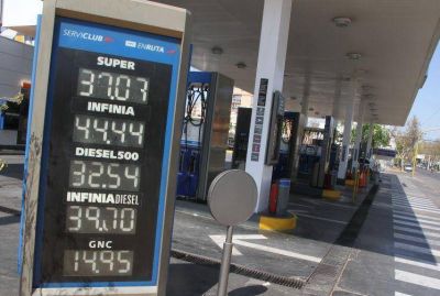 La nafta en San Juan, ni tan cara como en el Norte ni tan barata como en el Sur