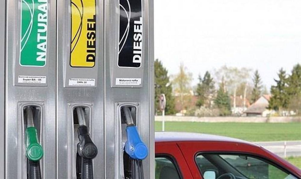 CEEES y Aevecar: El Gobierno confirma que la apertura de gasolineras desatendidas destruye miles de empleos en el sector
