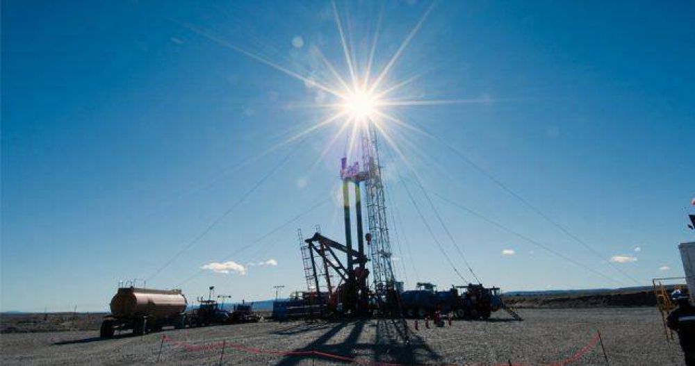 Petroleros denuncian la reduccin de las perforaciones por parte de YPF