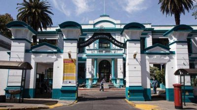 Por decreto unificar�n cinco hospitales porte�os en el Mu�iz