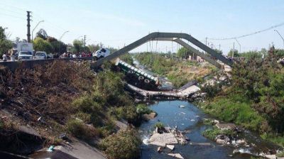 Tucum�n: Se desplom� un puente al paso de un cami�n