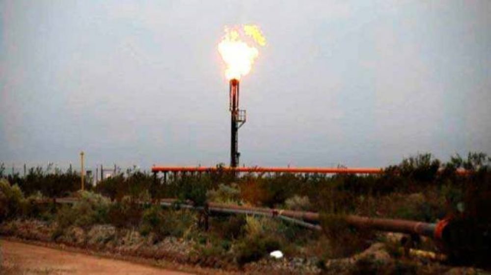 Multan a YPF por ventear gas sin quemar