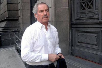 Sol�: �nunca se vio una ineptitud tal como chocar una calesita en dos a�os y medio�