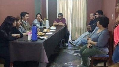 Rojas con vecinos del barrio Los Naranjos 