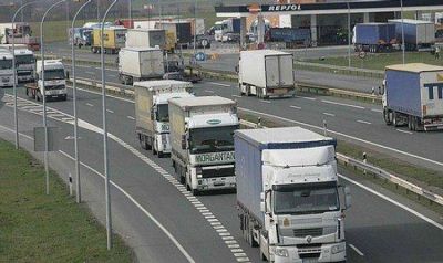 Fenadismer advierte que la subida del impuesto al di�sel afectar�a a un tercio de los transportistas espa�oles