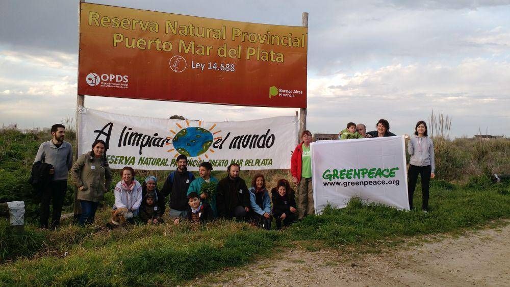 Greenpeace se sum A Limpiar el Mundo en la Reserva del Puerto