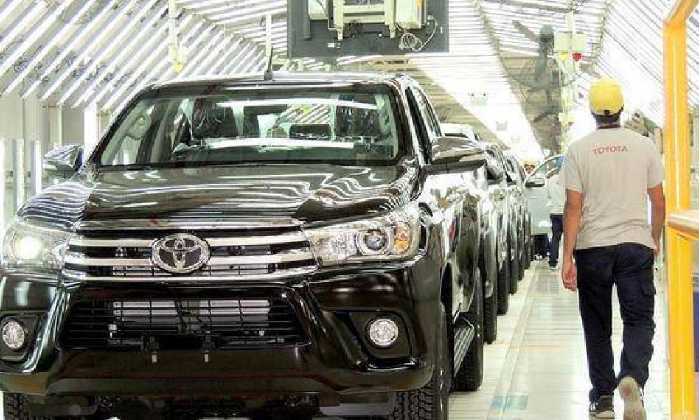 Toyota confirm que comenzar a exportar Hilux a Europa desde su planta en Zrate