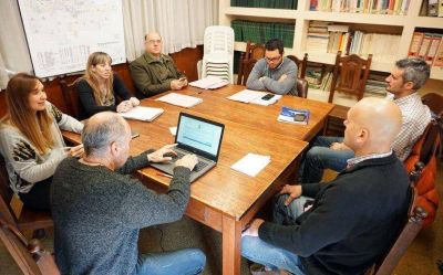 Especialistas en energ�as alternativas asesoraron a la Comisi�n de Producci�n