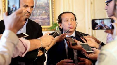 Pese a la devaluaci�n, en agosto el d�ficit comercial creci� 5,2%