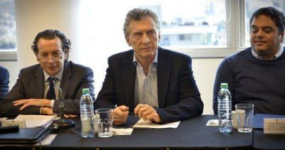 Es oficial: caen el empleo registrado y el salario