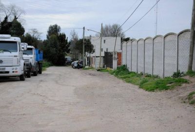 Vecinos de Margarita Galfre al 600 exigen que se finalice la obra de cloacas que qued inconclusa