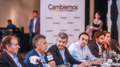 En medio de la crisis, Cambiemos busc� mostrar unidad y esquivar la interna
