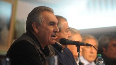 El moyanista Juan Carlos Schmid renunci� al triunvirato de la CGT