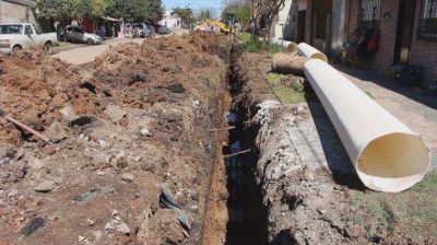 Realizan obras de desag�es en Villa Gobernador G�lvez