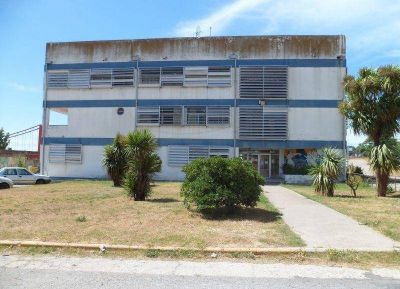 L�pez asumi� la urgencia y se repar� el techo del Consejo Escolar