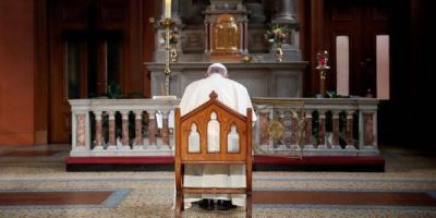 �Por qu� el Papa pide rezar Rosario y antigua oraci�n a san Miguel contra Sat�n ?
