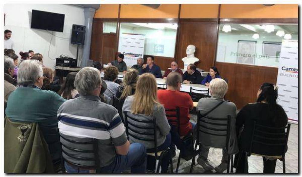 Reuni�n plenaria del Partido Fe en su sede
