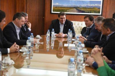 Mendoza: Firman convenio de cooperaci�n tecnol�gica para energ�a renovable
