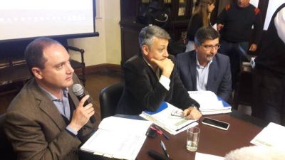 Diputados recibieron a funcionarios para abordar un proyecto sobre energ�as renovables 