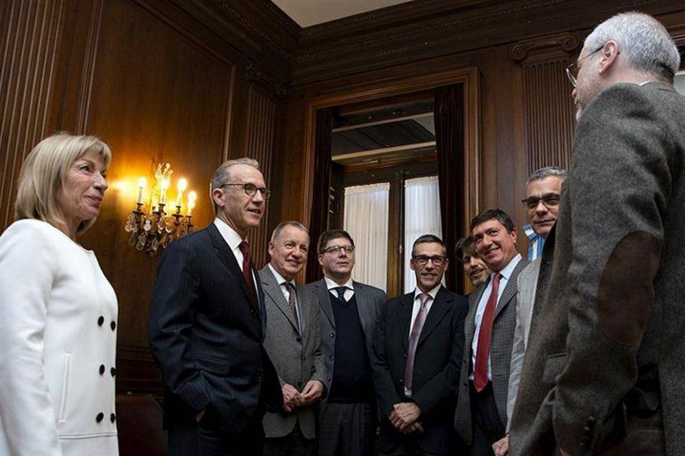 Rosenkrantz busca poner su sello y hoy preside su primer acuerdo