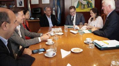 Quiroga recibi� a funcionarios de Energ�a de Estados Unidos