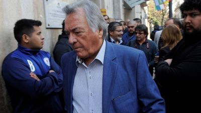 Luis Barrionuevo se meti� en la interna oficialista con una chicana a Carri�