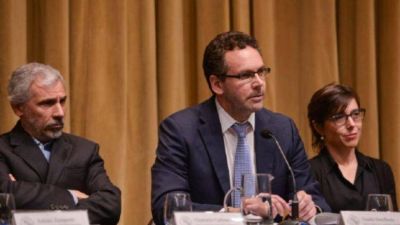 El ajuste monetario limita la recomposici�n salarial y la creaci�n de empleo
