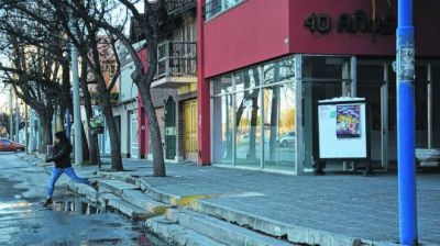 Cal y arena para obras de cloacas en Roca